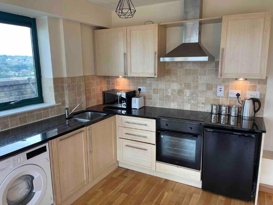 2 Bedrooms, 2 Bathrooms Stunning Penthouse City View Bradford  Dış mekan fotoğraf